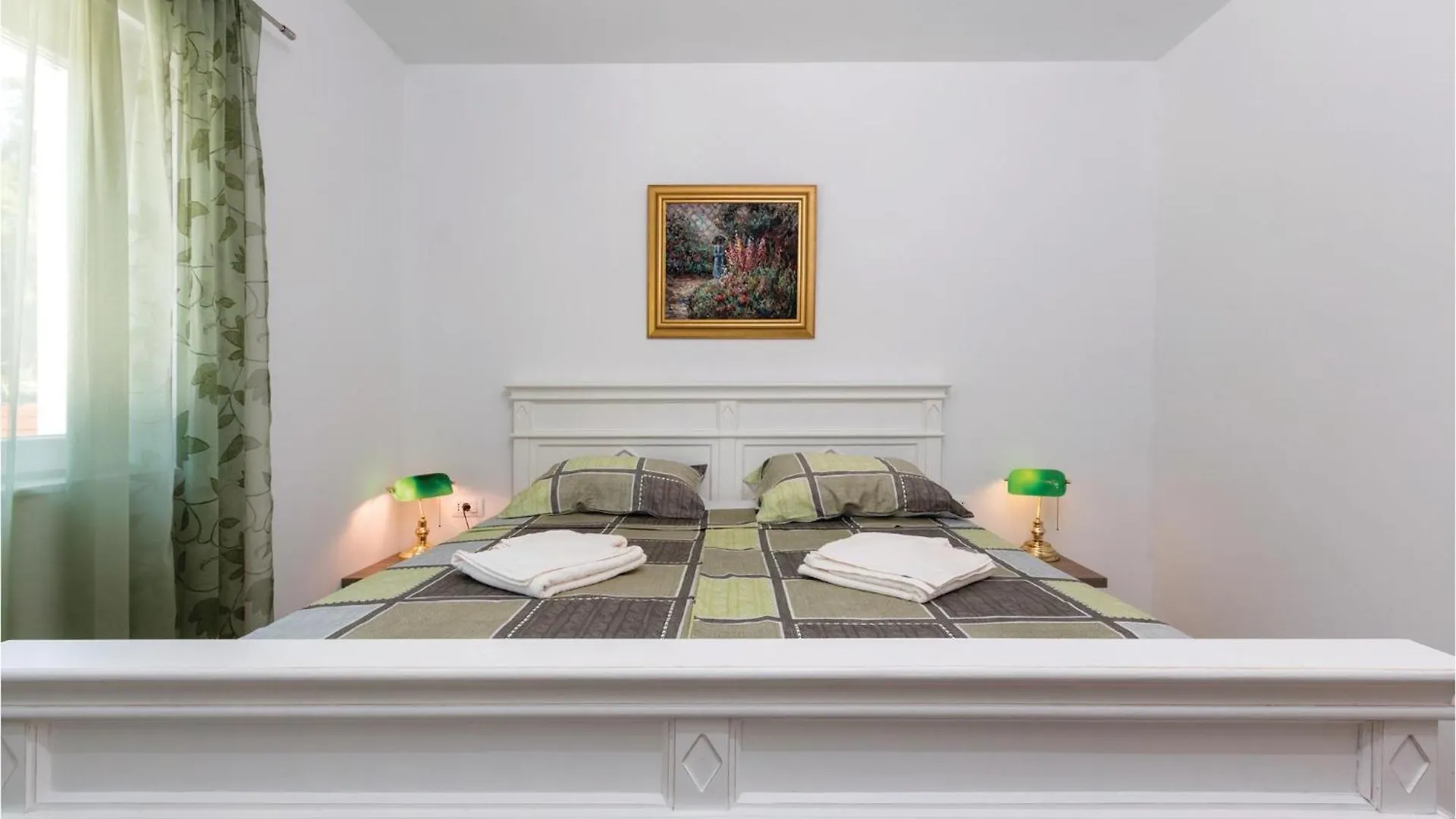 Holiday home 4 Bedroom Stunning Home In Pula