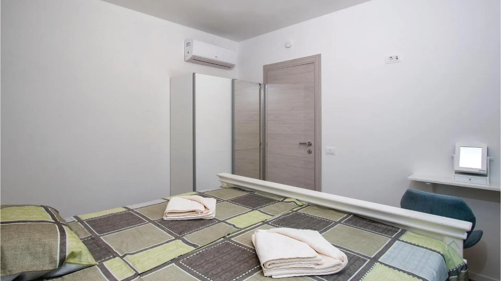 4 Bedroom Stunning Home In Pula Holiday home